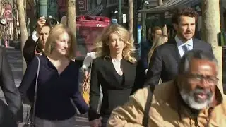 Elizabeth Holmes seeks to delay start of her sentence