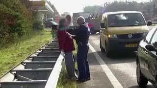 Blik op de Weg OFFICIAL - Fragment Bestuurder wordt onwel tijdens het rijden