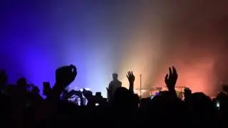 Blue Neighbourhood live: Troye Sivan- for him. (Verse 4)