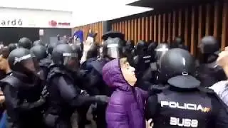 Shocking Footage: Spanish police beating voters in Barcelona