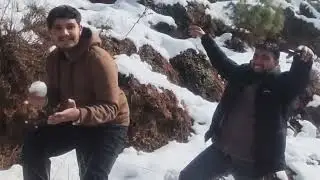 Barf Ke Saath Doston Ke Saath Full Masti ❄️😄 | Snow Fun With Friends | Pahadi Vlog