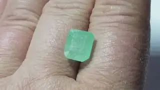 Натуральный изумруд  4.48 ct   10.35 x 8.55 x 6.92 mm