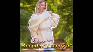 Riesiges Cowlneck-Pulloverkleid in Elfenbeincreme mit isl&auml;ndischem Design von SuperTanya