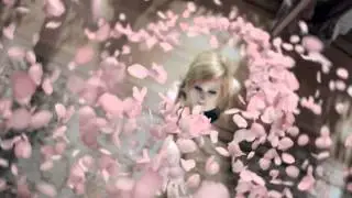 Avril Lavigne Wild Rose TV Commercial - OFFICIAL