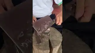 Carve exquisite patterns on the kitchen knife
