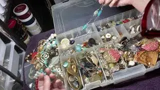 Huge Vintage Junk Jewelry Agate Stones, Chandelier Findings, Lots Of Buttons Haul!!