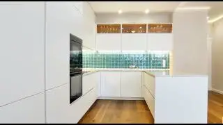 Quick review of U-shape, white, ceiling height kitchen with peninsula by Formahome Dublin