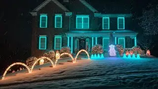 The Mandalorian Christmas Light Show, feat. BABY YODA (aka Grogu)!