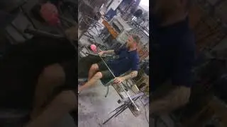 Glassbl&aring;sing p&aring; Magnor, Norge
