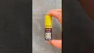 Dark pink &ldquo;That&rsquo;s Chic&rdquo; fat oil Lip Drip by NYX swatch ❤️