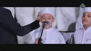مولاي صل وسلم دائما أبدا علي حبيك خير الخلق كلهم  | في حضرة المحبوب