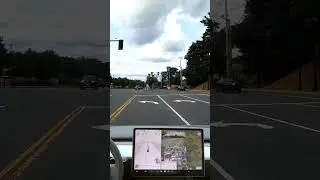 Tesla Autopilot does not chase through Yellow. #shorts #fsd #fullselfdriving #teslaautopilot