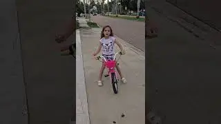 BIKE LOVE #bike #bikelover #biker #crian&ccedil;a #shorts #short #irm&atilde;os #brincadeiras #ferias