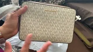 Jet set large printed crossbody bag #MIchaelkors #Vanilla
