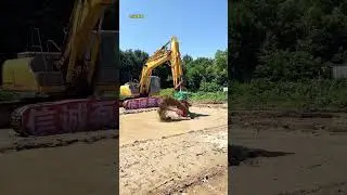 Sand field tailings pond operation, cutter suction slurry pump reamer stirs the tailings slurry
