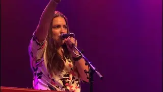 Leanna Crawford - &ldquo;Truth I&rsquo;m Standing On&rdquo; - Live @ Elevate Arizona 2022 - Highlands Church