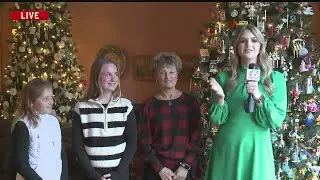 Des Moines homes features 44 decorated Christmas trees
