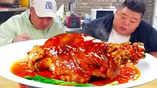 Pork knuckle and pork belly are a perfect match; one bite and I'm in heaven!