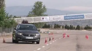 Fiat Tipo 4p 2016. Maniobra de esquiva (moose test) y eslalon | km77.com