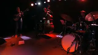 Paul Seitz invite Maxime Foug&egrave;re, Guillaume Sourieau - Four on six, live au Point carr&eacute;