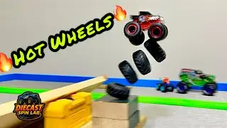 Hot Wheels Monster Trucks! Big Jump Stunt Show