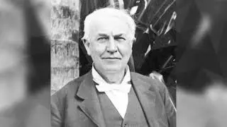 Thomas Edison story in English, childhood story of the inventor of bulb.