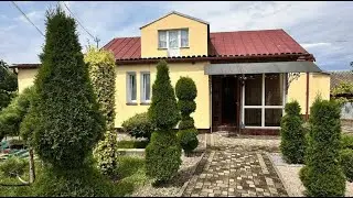 Два будинки, басейн і 20 соток у Горохові — заїжджай і живи!