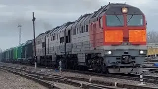 3ТЭ116У-012 с хопперным составом и приветливой бригадой