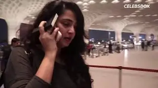 Anushka Shetty rocks no makeup look at airport | CELEBSBOX