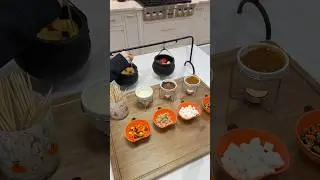 caramel apple dipping bar! 🧡👻🍎🍫 #asmr #halloween #fall #snacks #aesthetic