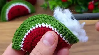 watermelon!!🍉 incredibly easy crochet watermelon slice keychain making.#crochet  #knitting