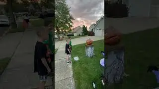 Awesome Jump Scare!!  Gourdo Animatronic, Jump Scare Pumpkin - kids get spooked! #halloween