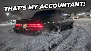Дрифт на классических автомобилях по снегу!