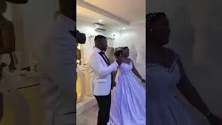 Professor Lay canta no casamento da fam&iacute;lia Riate🙏