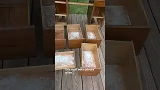 removing old furniture smells  #bakingsodahack #diyhack #furnitureflip #furnituremakeover ￼