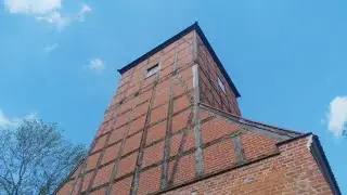Fergitz: Dorfkirche | : L&auml;uten um 18 Uhr (Innenaufnahme)