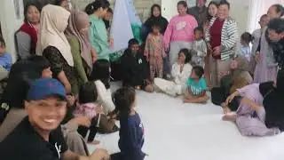 Lempar Bola Pingpong Ke Dalam Gelas