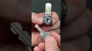 Вы неправильно используете скрепку! Простой способ вскрыть замки