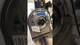 SOLD | UM-8635 | UniMac 60 Lb. Open Pocket Washer Extractor