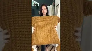 Crochet Pillow that Looks Knit! Free Crochet Pattern