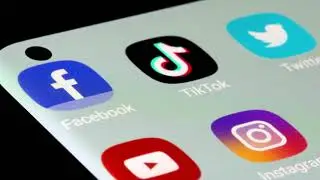 Russia fines Facebook, Twitter for banned content