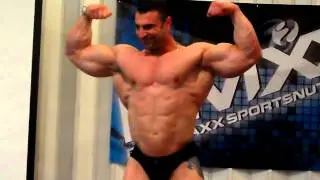 Greek giant bodybuilder Manolis Karamanlakis - Guest posing (2013)