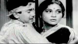 Nirupa Roy, Sudhir Kumar, Balraj Sahni - Laadla, Scene 15/15