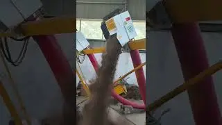 Hose type screw conveyor for sand