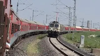 TWO LHB TRAINS CROSSING MOMENTS ON BIG CURVE || VERAVAL EXPRESS VS JABALPUR EXPRESS 