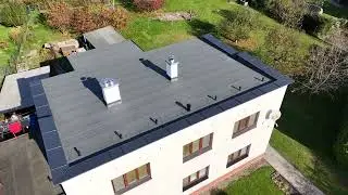 Rekonstrukce střechy RD Janovice s nov&yacute;m krovem-hydroizolac&iacute; IZOBID Super GOLD s oplechov&aacute;n&iacute;m RUUKKI