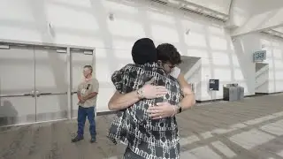 Buddha runs into Hasan (Donnie) at Twitchcon SD 2024.