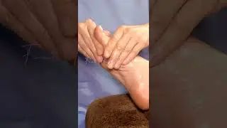 &Ouml;l-Fu&szlig;massage ASMR 🫒 #SHORTS #ASMR #F&Uuml;SSE