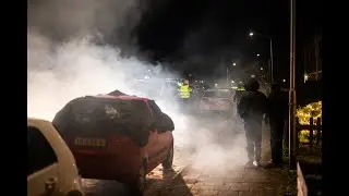Politie bekogeld met zwaar vuurwerk bij buitenbrand aan Aalbersestraat in Hoogezand