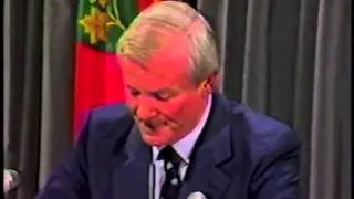 Ontario Premier Bill Davis resigns, 1985